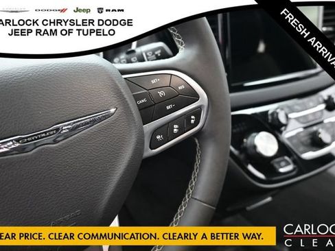 Used 2025 Chrysler Pacifica Select FWD image 19