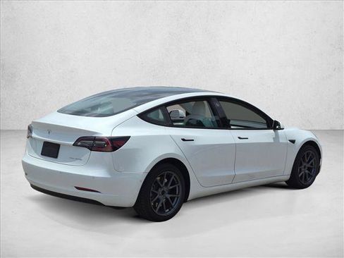 Used 2022 Tesla Model 3 Long Range AWD/4WD image 5