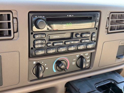 Used 2001 Ford F250 Lariat image 23