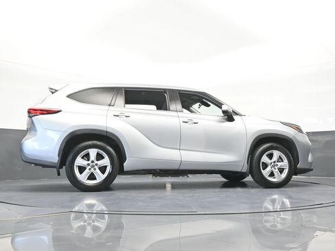 Used 2022 Toyota Highlander L AWD/4WD image 56