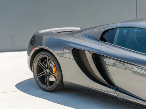 Used 2014 McLaren MP4-12C Spider RWD image 34