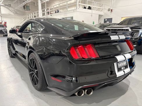 Used 2017 Ford Mustang Shelby GT350 w/ Convenience Package RWD image 5