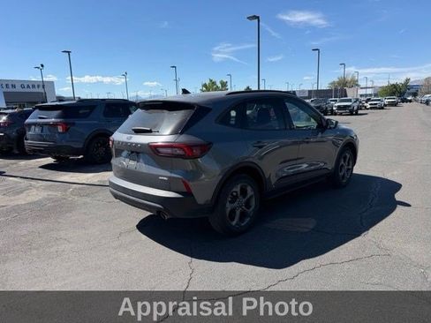 Used 2025 Ford Escape ST-Line Select AWD/4WD image 12