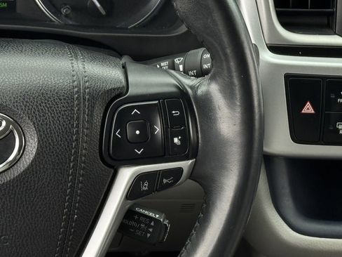 Used 2018 Toyota Highlander XLE FWD image 14