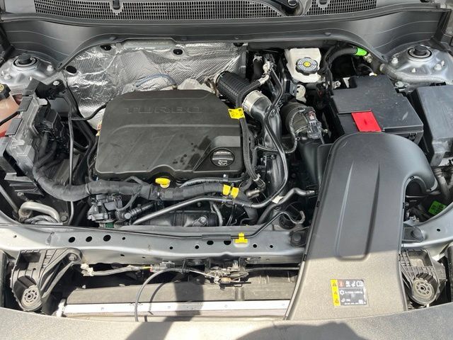 Used 2025 Chevrolet Trax LT w/ Driver Confidence Package FWD image 29