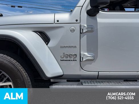 Used 2024 Jeep Wrangler Unlimited Sahara w/ Technology Group AWD/4WD image 27