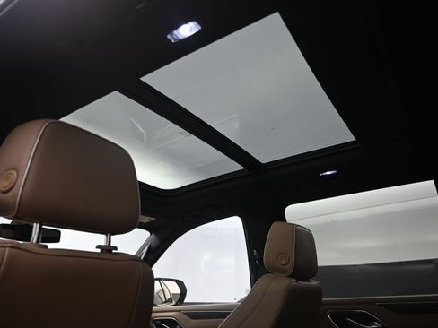 Certified 2022 Chevrolet Suburban Premier AWD/4WD image 29
