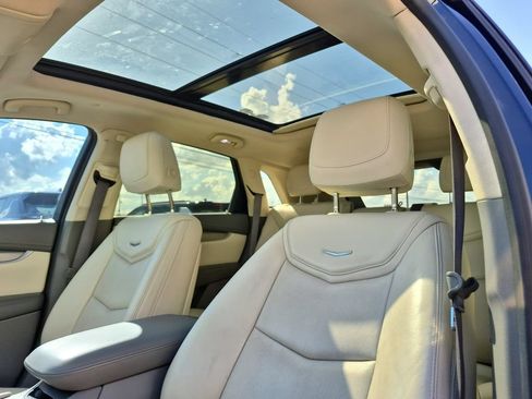 Used 2017 Cadillac XT5 Luxury FWD image 14