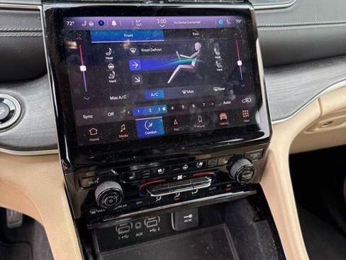 Used 2021 Jeep Grand Cherokee L Limited w/ Luxury Tech Group II image 4