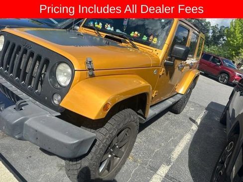 Used 2014 Jeep Wrangler Unlimited Sahara AWD/4WD image 11