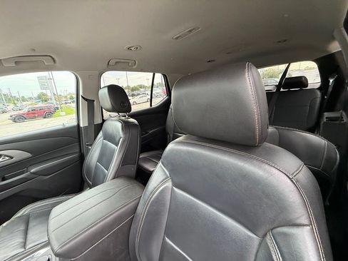 Used 2020 Chevrolet Traverse LT FWD image 13