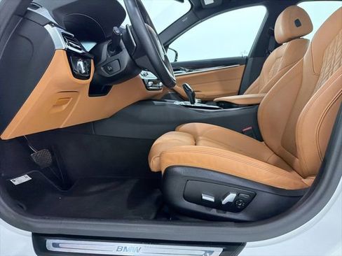 Used 2023 BMW 530e xDrive w/ Premium Package AWD/4WD image 14