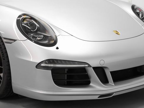 Used 2015 Porsche 911 Carrera GTS image 16