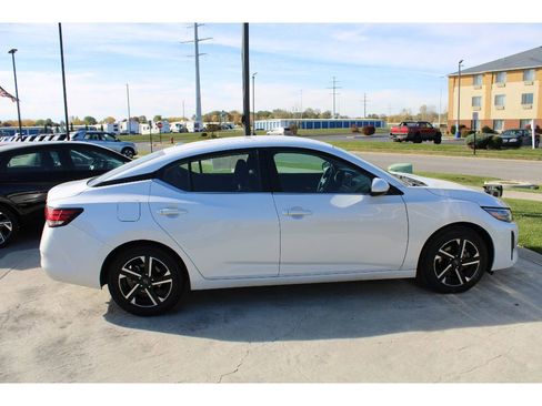 Used 2024 Nissan Sentra SV image 5