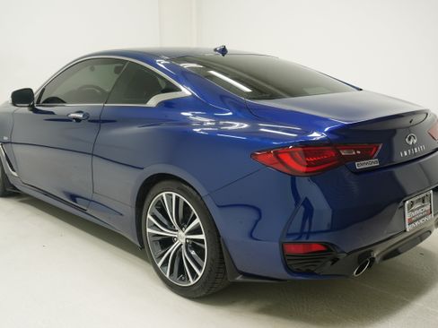 Used 2018 INFINITI Q60 3.0t Luxe RWD image 5