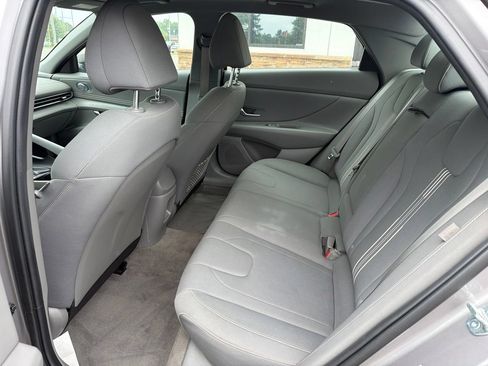 Used 2024 Hyundai Elantra SEL w/ Convenience Package FWD image 5