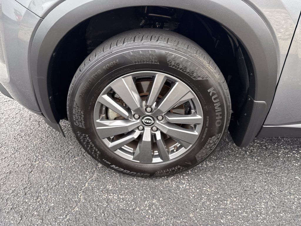 Used 2025 Nissan Pathfinder SV w/ SV Premium Package FWD image 40