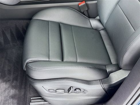 New 2025 Porsche Cayenne S image 13