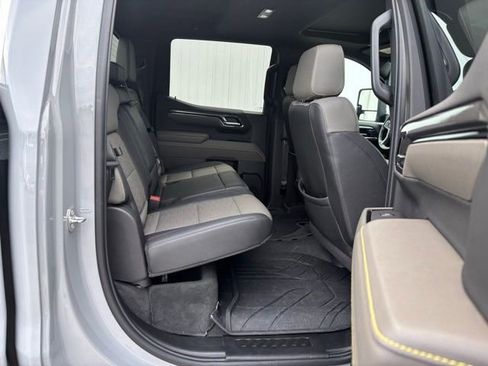 Used 2024 Chevrolet Silverado 1500 ZR2 image 14