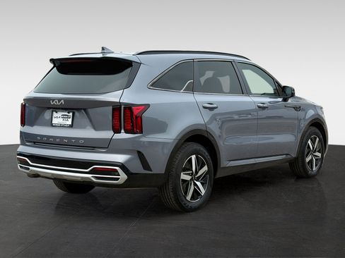 Used 2022 Kia Sorento S w/ Panoramic Sunroof Package FWD image 5