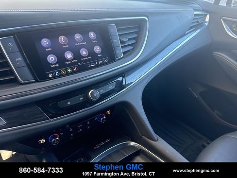 Used 2023 Buick Enclave Essence w/ Experience Buick Package image 20