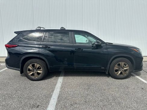 Used 2023 Toyota Highlander Bronze Edition AWD/4WD image 9