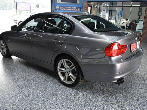 Used 2011 BMW 328i xDrive Sedan AWD/4WD image 7
