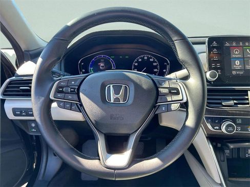 Used 2018 Honda Accord Touring image 31