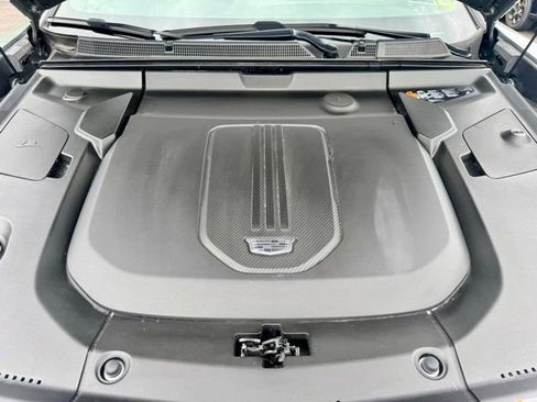 Used 2024 Cadillac Lyriq Tech AWD/4WD image 11