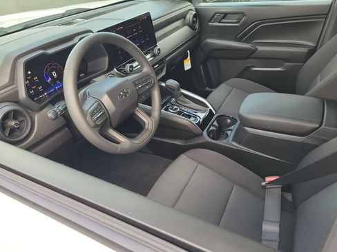 Used 2026 Chevrolet Colorado Trail Boss AWD/4WD image 3