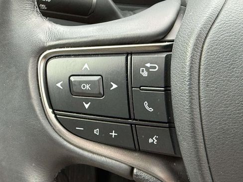 Used 2025 Lexus UX 300h AWD image 21