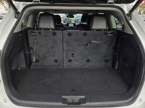 Certified 2022 Toyota Highlander XLE image 26