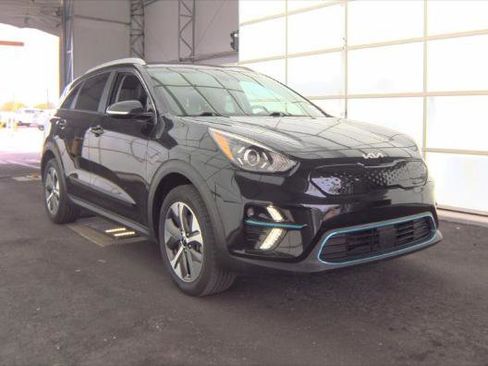 Used 2022 Kia Niro EX image 3