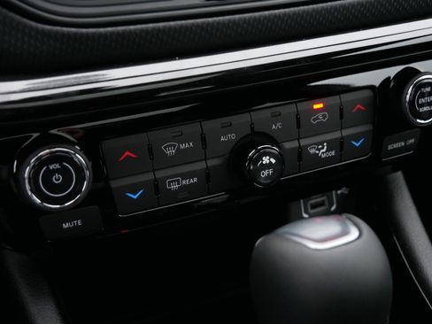 New 2026 Jeep Compass Limited w/ Sun, Sound & Navigation Group image 12