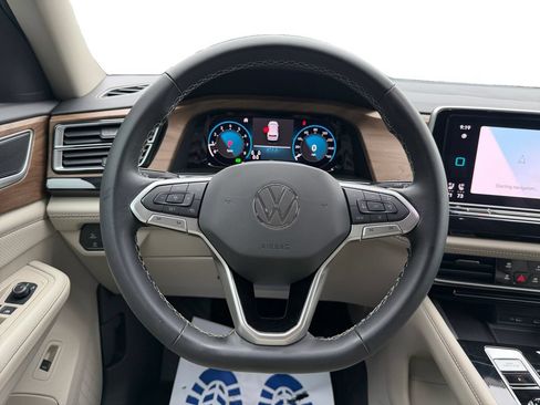 Used 2024 Volkswagen Atlas SE AWD/4WD image 12