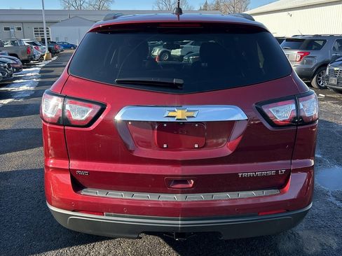 Used 2016 Chevrolet Traverse LT w/ Style and Technology Package image 4