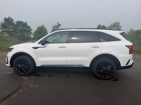Used 2023 Kia Sorento SX AWD/4WD image 10