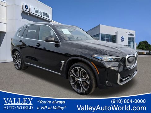 Used 2024 BMW X5 xDrive40i w/ Premium Package image 1