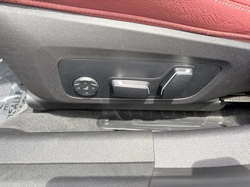 Used 2024 BMW 330i Sedan w/ Convenience Package RWD image 21
