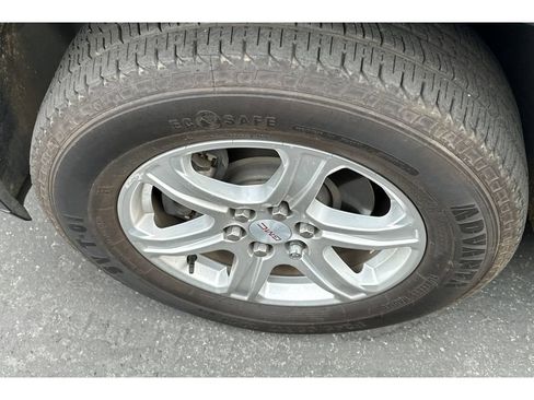 Used 2019 GMC Acadia SLE FWD image 4