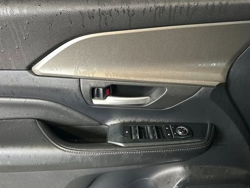 Used 2025 Toyota Grand Highlander FWD image 14
