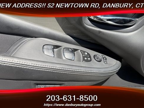 Used 2017 Nissan Murano Platinum w/ Platinum Technology Package AWD/4WD image 12