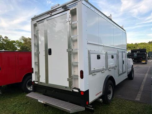 New 2027 Ford E-350 and Econoline 350 Super Duty w/ Power Equipment Group RWD image 3