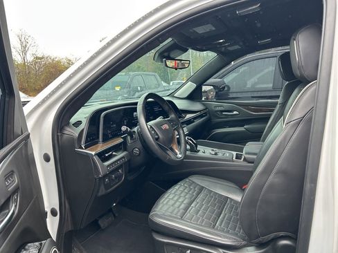 Used 2023 Cadillac Escalade ESV Sport Platinum w/ Heavy-Duty Trailer Package image 41