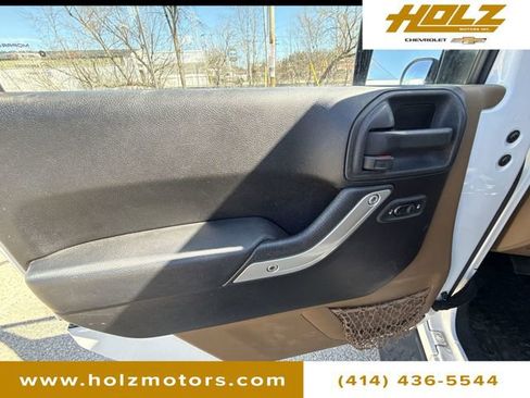 Used 2014 Jeep Wrangler Unlimited Sahara w/ Connectivity Group image 21