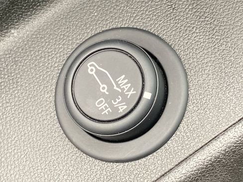 Used 2024 Chevrolet Equinox LT w/ LPO, Floor Liner Package FWD image 31
