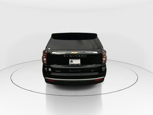Used 2024 Chevrolet Suburban LT RWD image 7