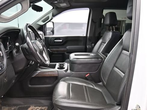 Used 2022 GMC Sierra 3500 Denali w/ Denali Ultimate Package AWD/4WD image 17