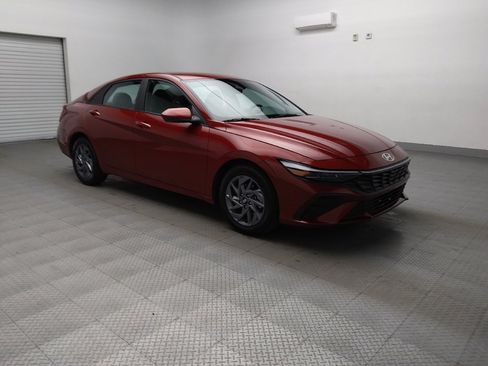 Used 2024 Hyundai Elantra SEL image 13