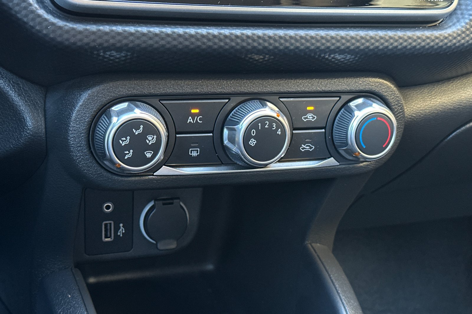Used 2025 Nissan Kicks Play S FWD image 25